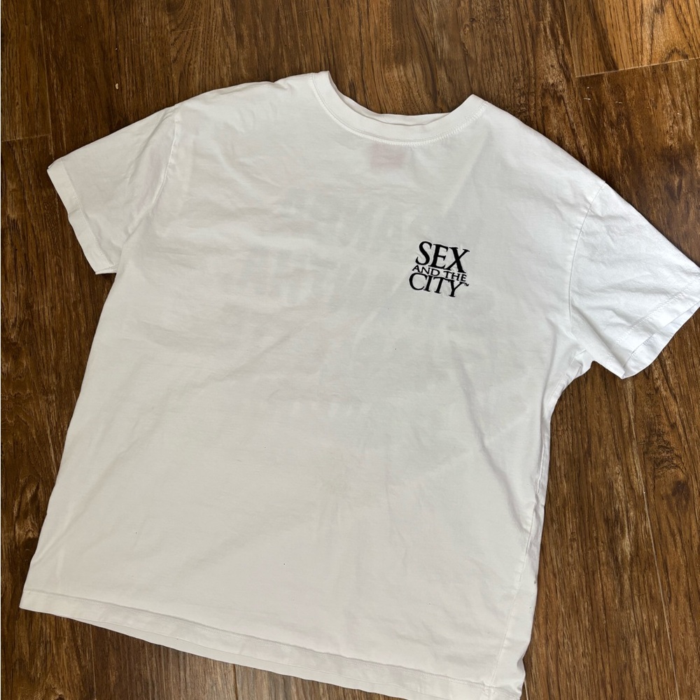 Sex and the city Tee - Picture 2 of 3